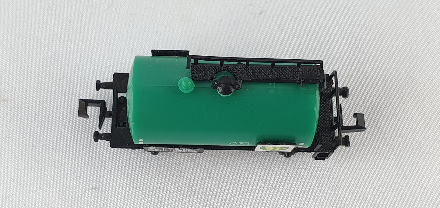 Herkat 1402 DB Kesselwagen BP, Schienenreinigungswagen OVP (DG883)