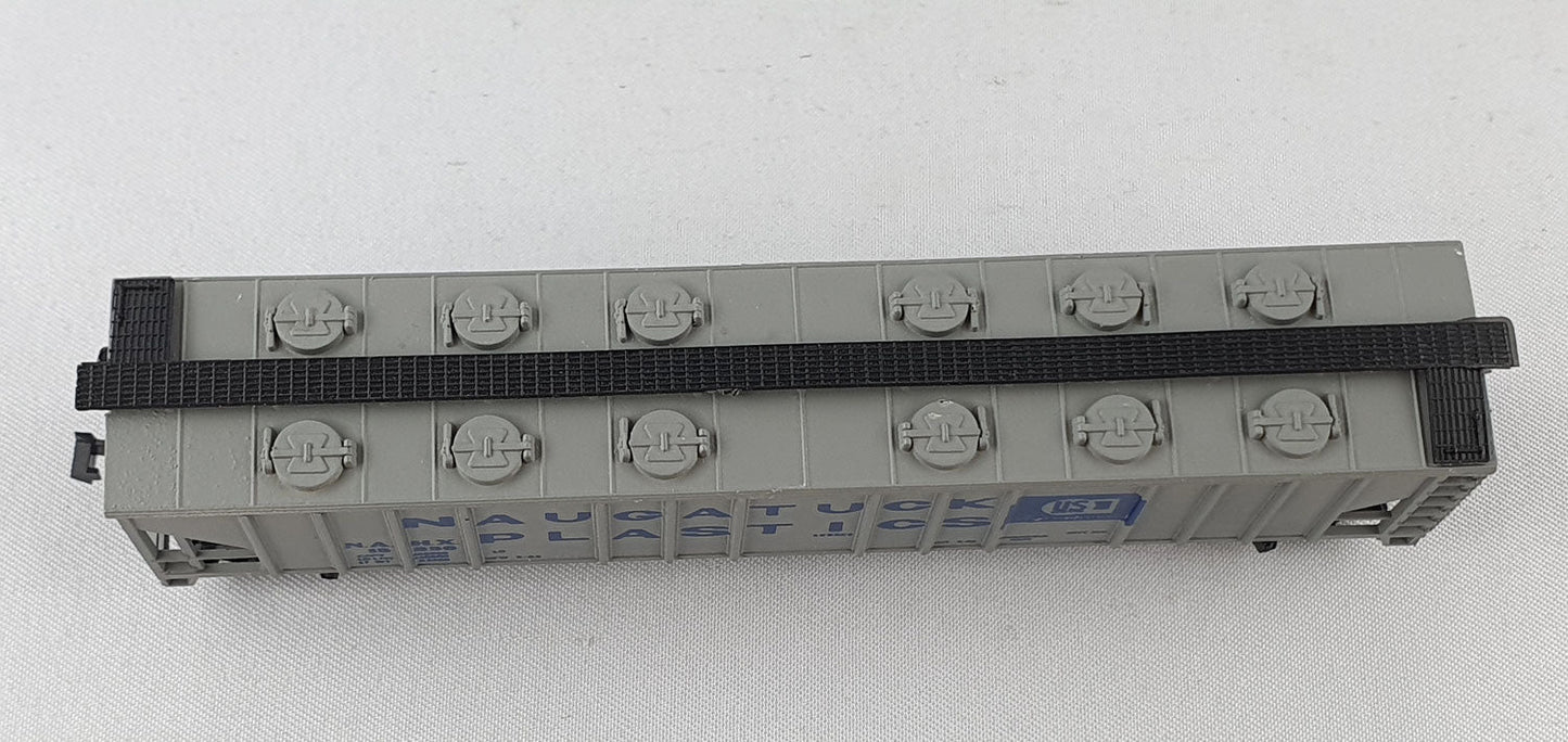 AHM 4446I NAHX Covered Hopper 52 foot (DG563)