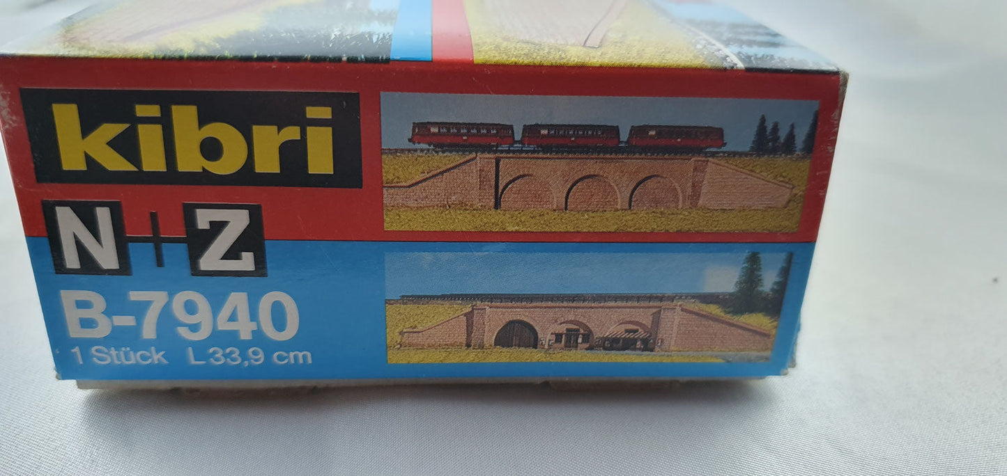 Kibri 7940 2x Arkadenstücke mit Flügelmauer OVP (E319)