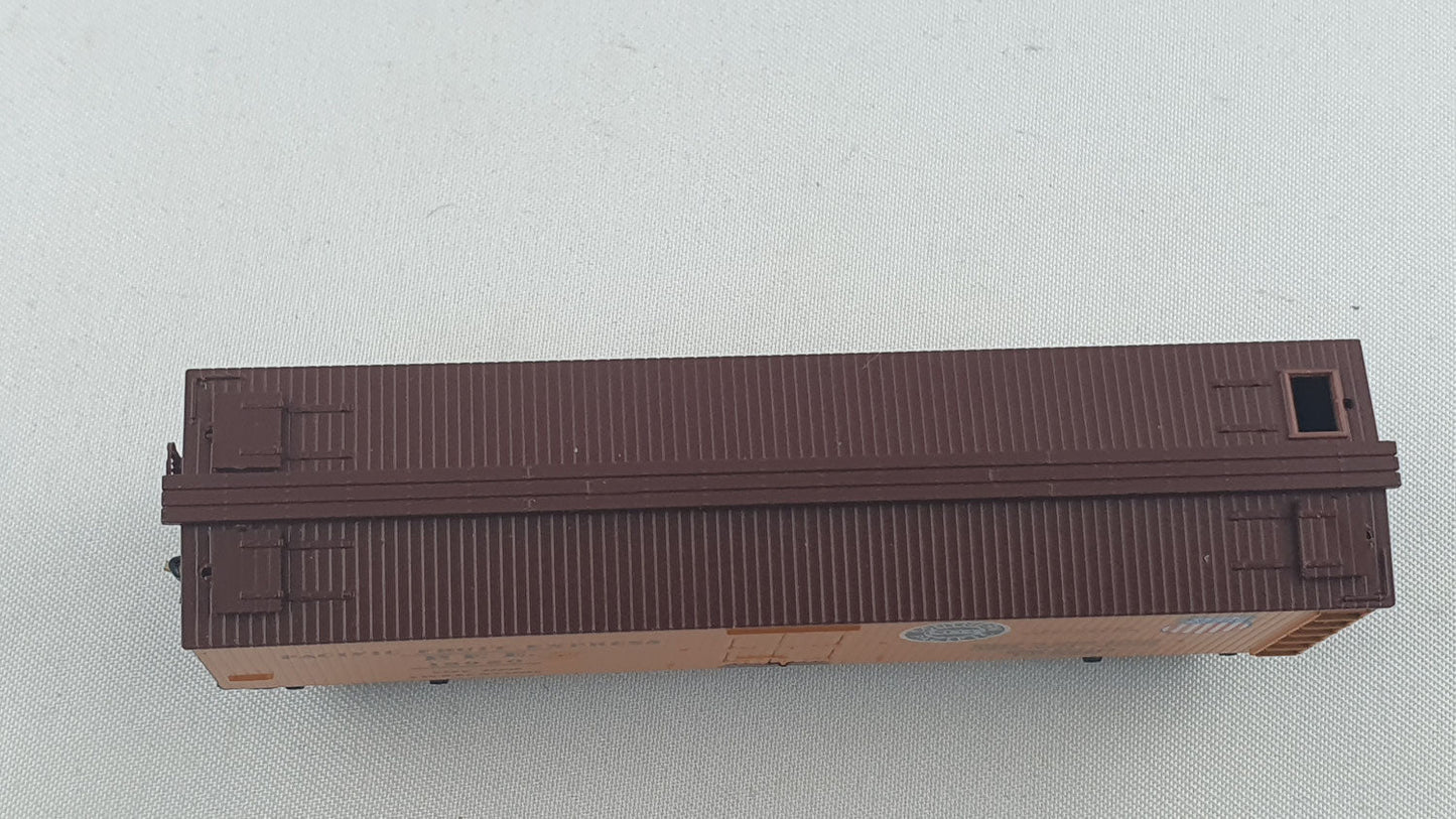 Micro Trains 47060 PFE Reefer (DG220)