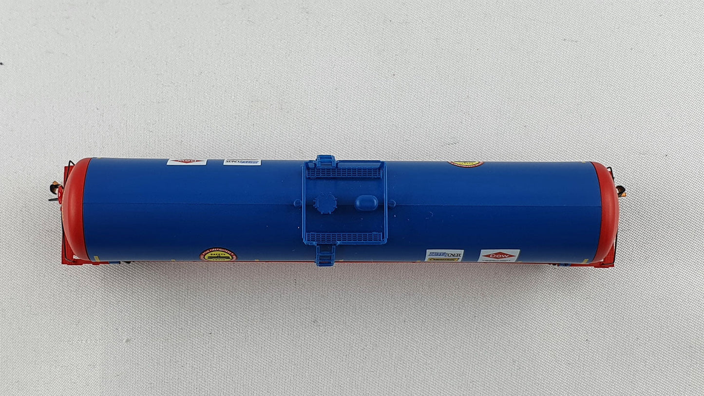 Micro Trains 11000130 Dow Tank Car (DG166)