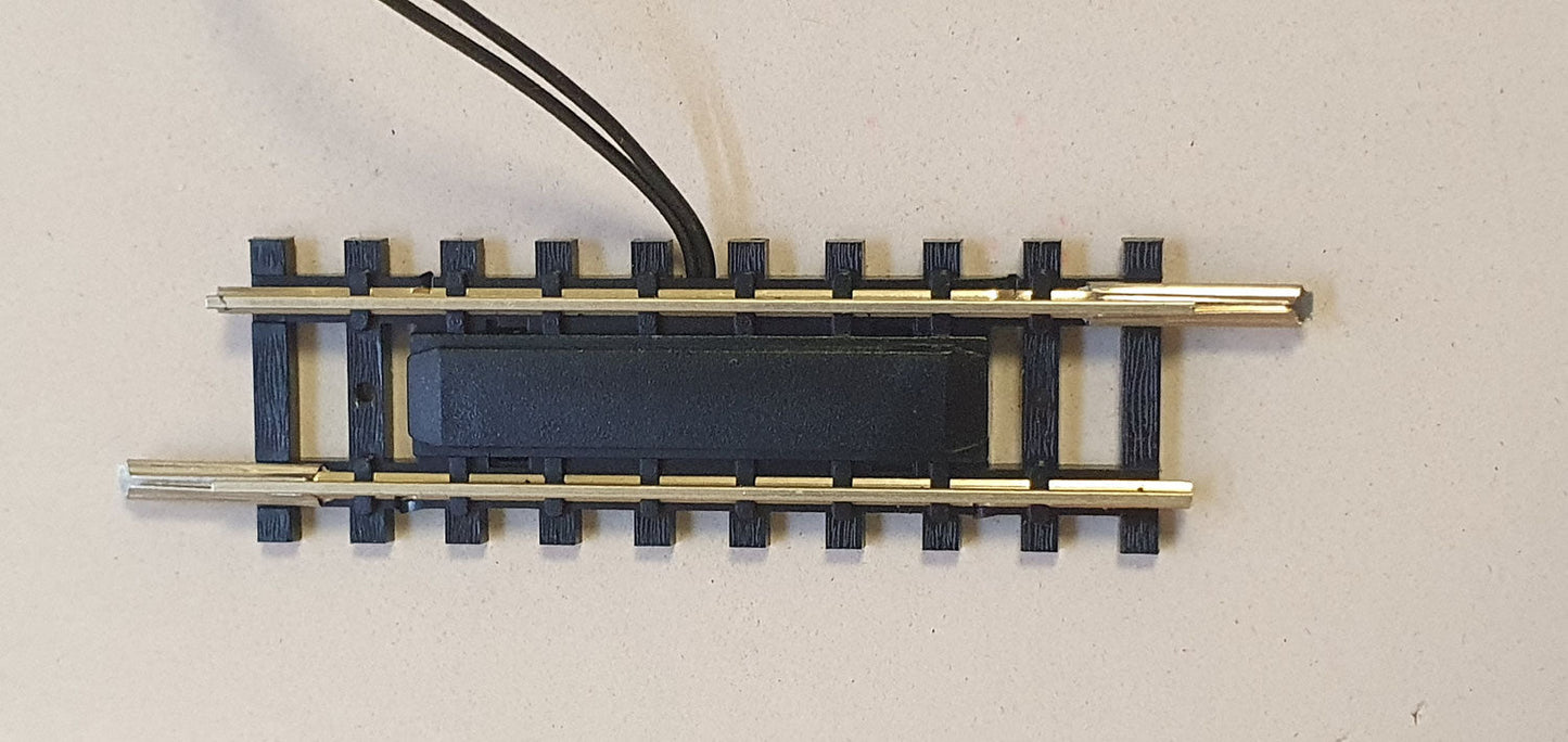 Minitrix 14980 Kontaktgleis mit Magnetschalter Länge 50 mm
