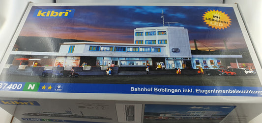 Kibri 37400 Gare de Böblingen avec éclairage intérieur LED OVP (EA1) 
