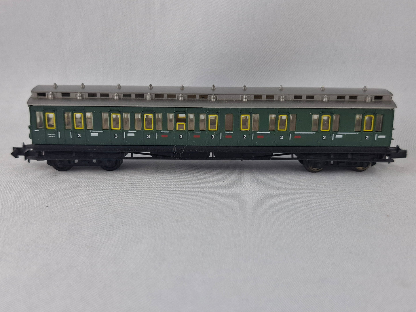 Arnold 2931 DRG Steuerwagen ES 88 2./3. Kl. grün (JEW20)