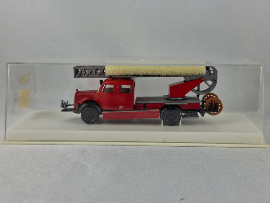 Brekina 4033 Mercedes-Benz L311 Feuerwehr mit Vorbaupumpe OVP (HJN8)