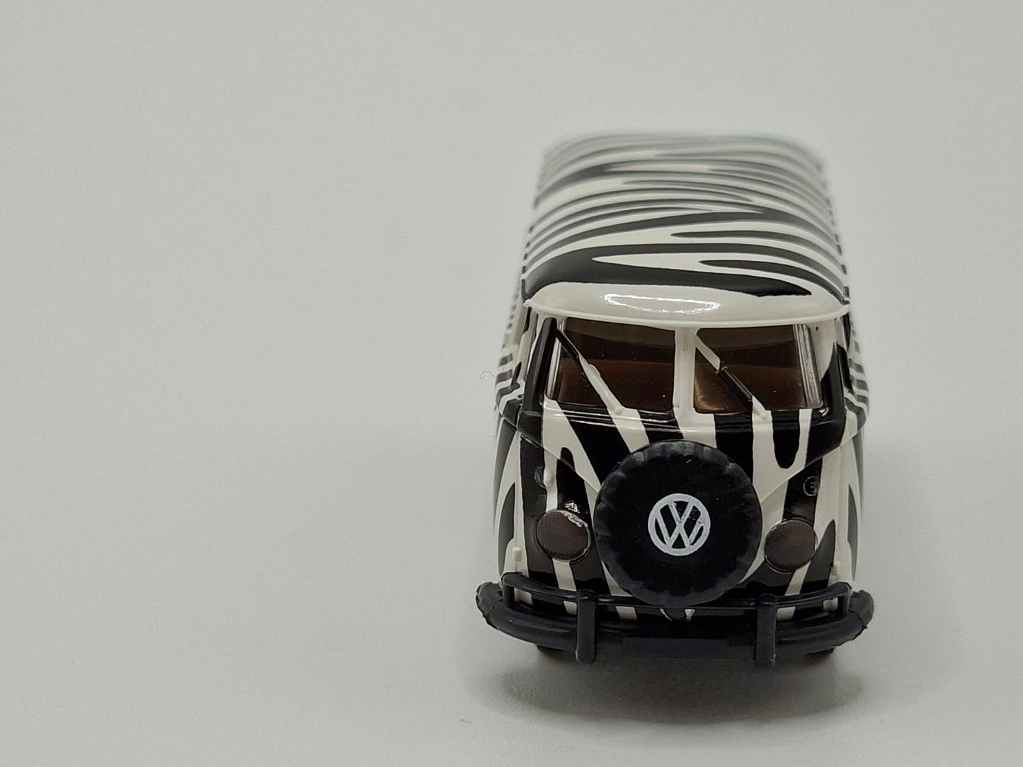 Brekina 1204 VW T1b Kombi "Krombacher Regenwald Expedition" (mit Reserverad) (BRE1204)