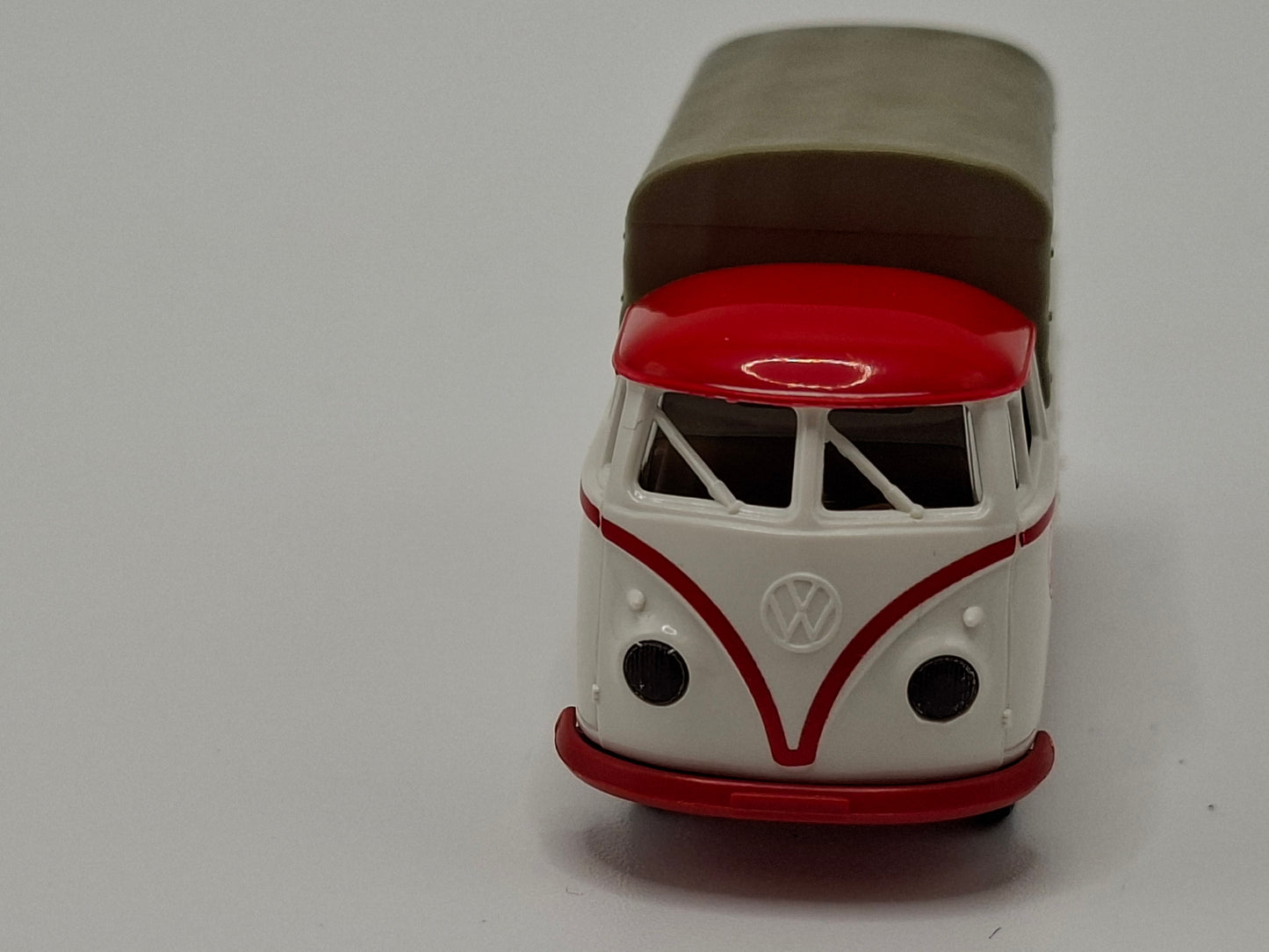 Brekina 1462 VW T1b "Henninger Biere" original packaging (BRE1462)