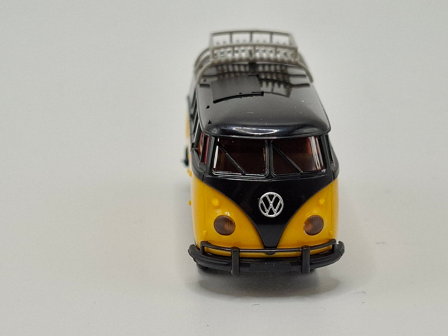 Brekina 1745 VW T1b Camper Dachklappe und Dachträger schwarz/hellblau OVP (BRE1745)