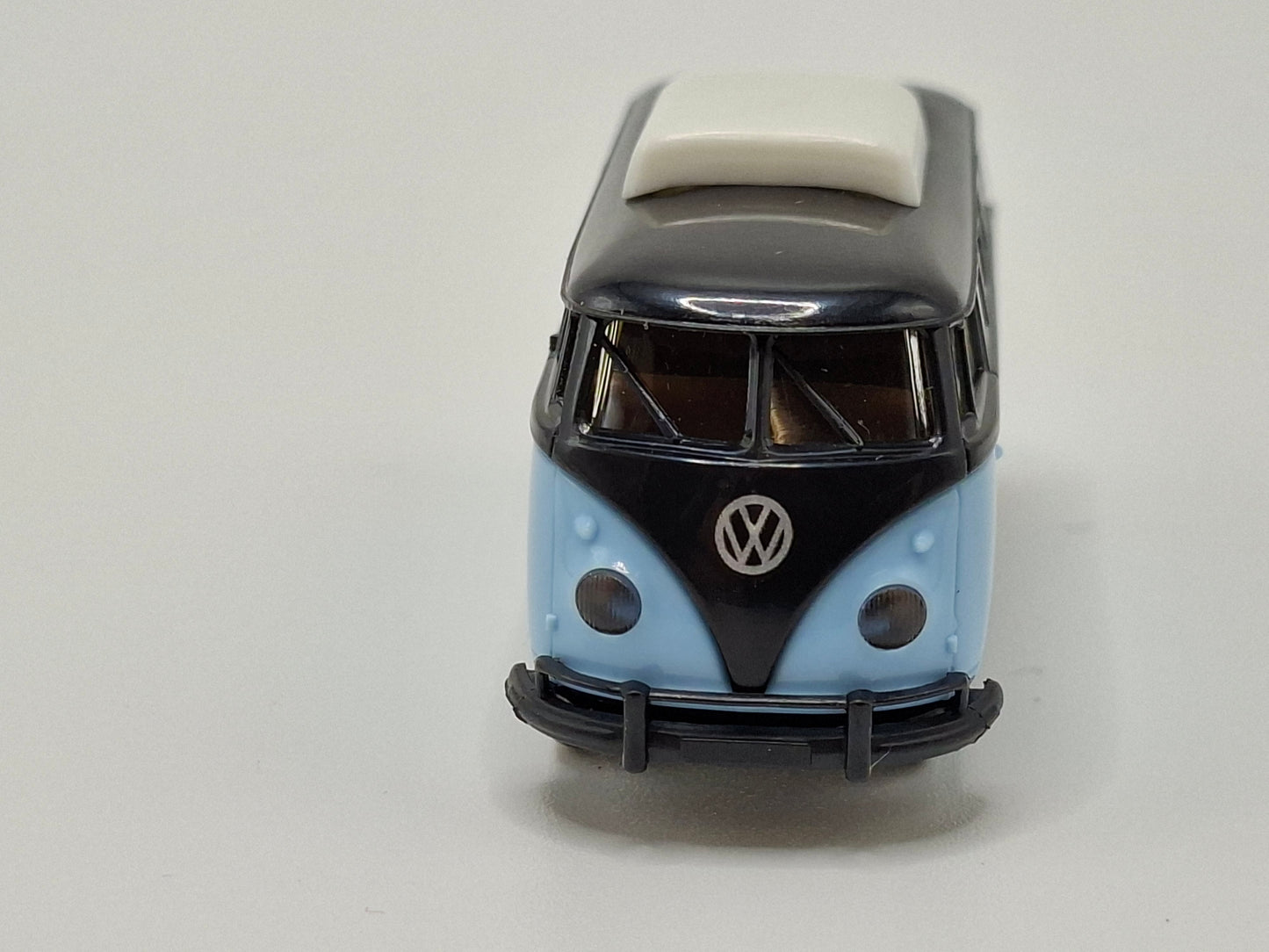 Brekina 1749 VW T1b Camper schwarz/hellblau OVP (BRE1749)
