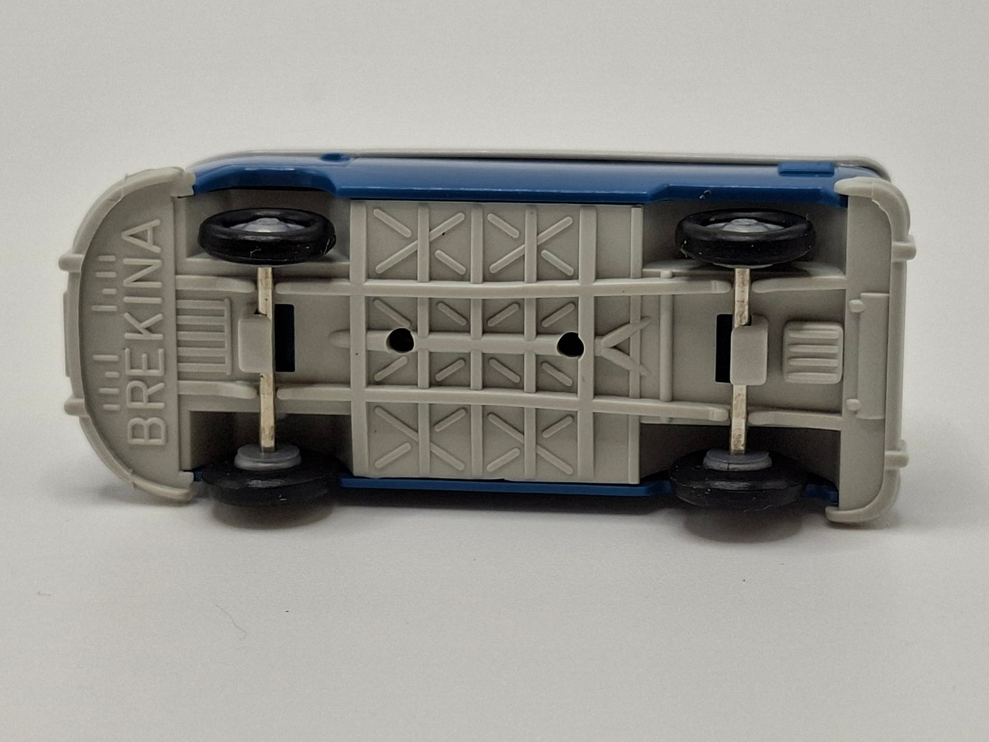 Brekina 1750 VW T1b Camper mit geöffnetem Hubdach schwarz/hellblau OVP (BRE1750)