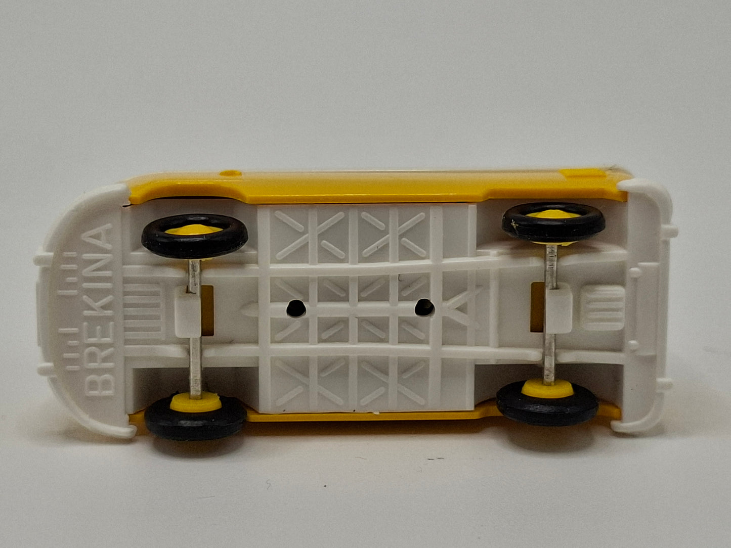 Brekina 1785 VW T1b Camper with closed pop-top roof original packaging (BRE1785)