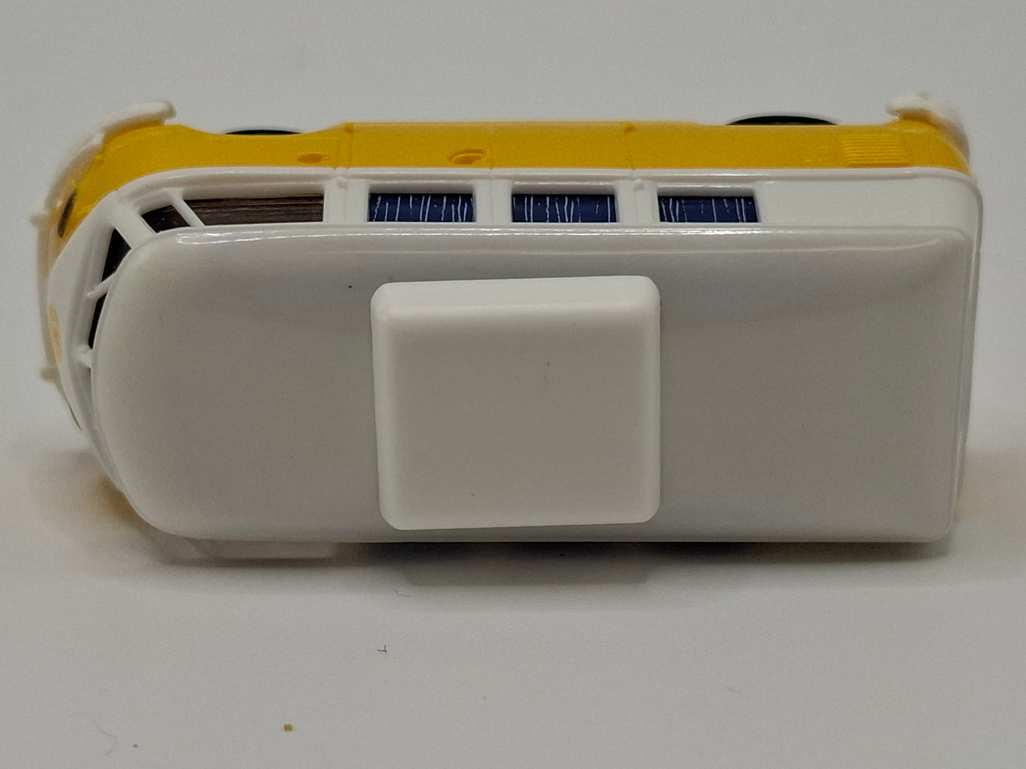 Brekina 1785 VW T1b Camper with closed pop-top roof original packaging (BRE1785)