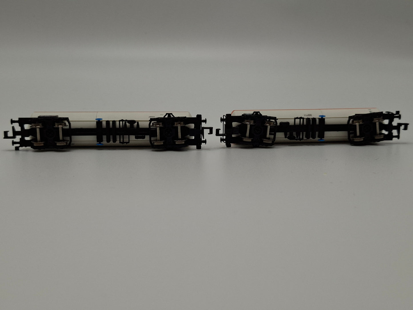 Arnold HN6085 GTAX Set 2-teilig Druckgas-Kesselwagen mit Sonnenschutzdach OVP (EOS4)