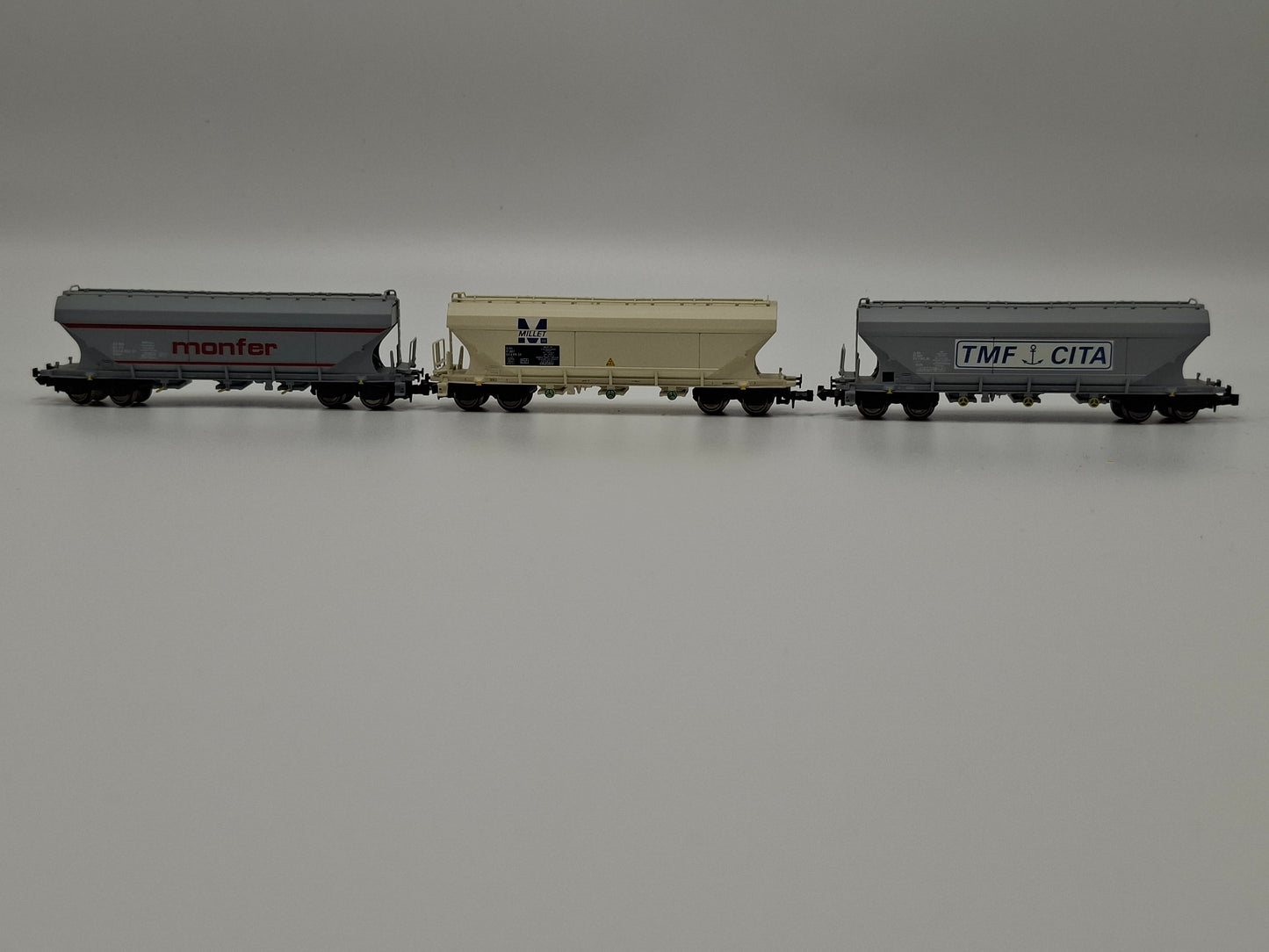 Arnold HN6016 FS / SNCF Set 3-teilig Getreide-Silowagen "Millet, TMF-Cita, monfer" OVP (EOS6)