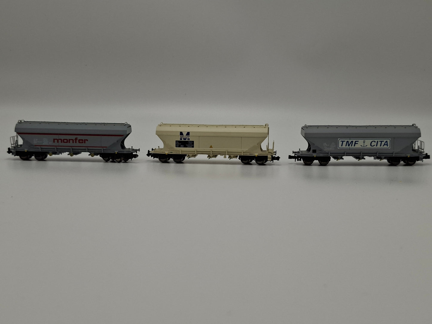Arnold HN6016 FS / SNCF Set 3-teilig Getreide-Silowagen "Millet, TMF-Cita, monfer" OVP (EOS6)