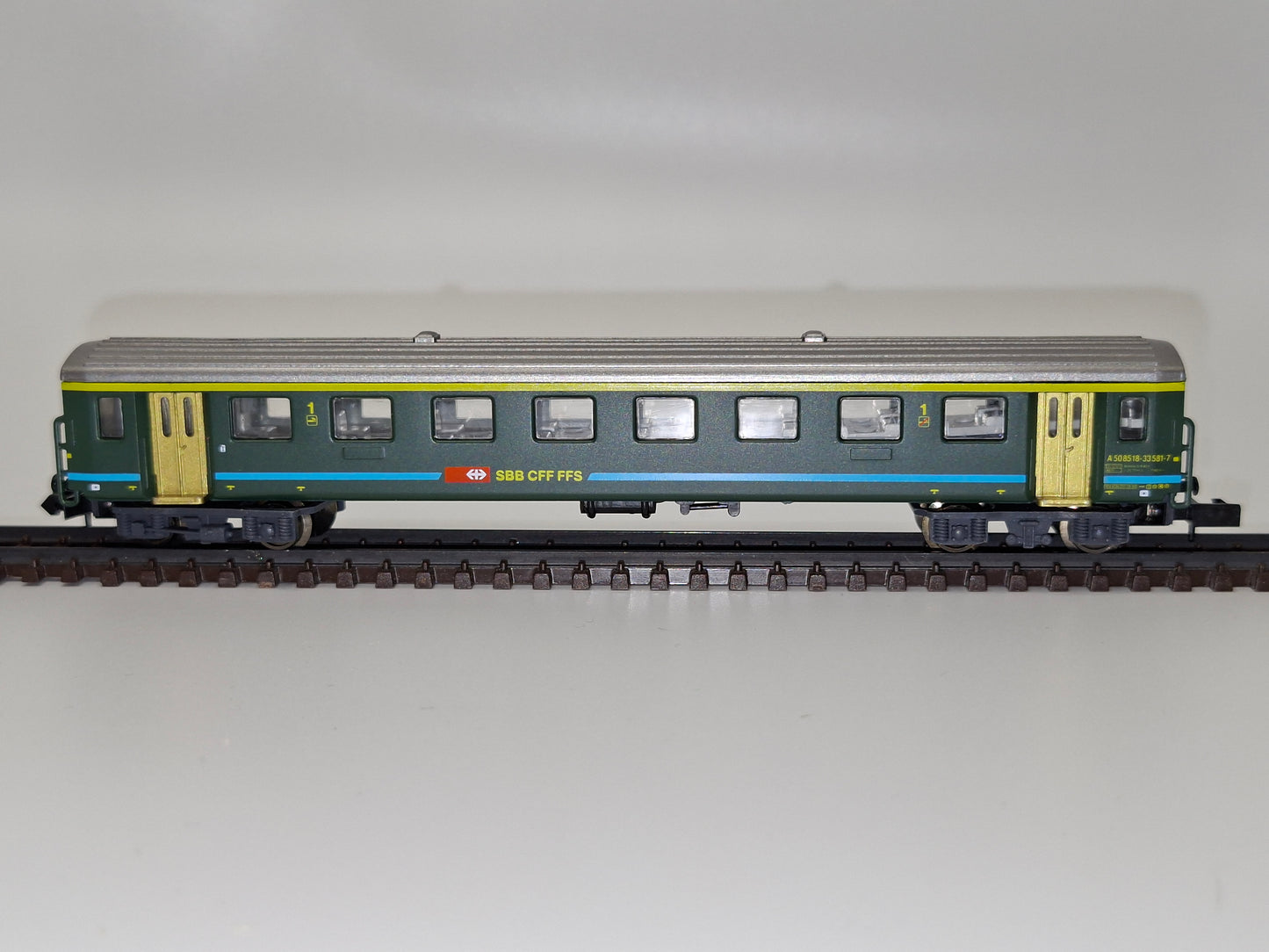 Arnold 3708 SBB Schellzugwagen EW mit Komfortstreifen 1. Kl. OVP (PMP2)