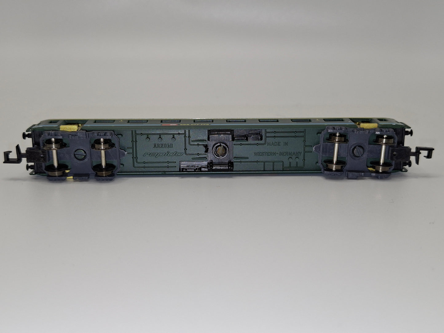 Arnold 3708 SBB Schellzugwagen EW mit Komfortstreifen 1. Kl. OVP (PMP2)