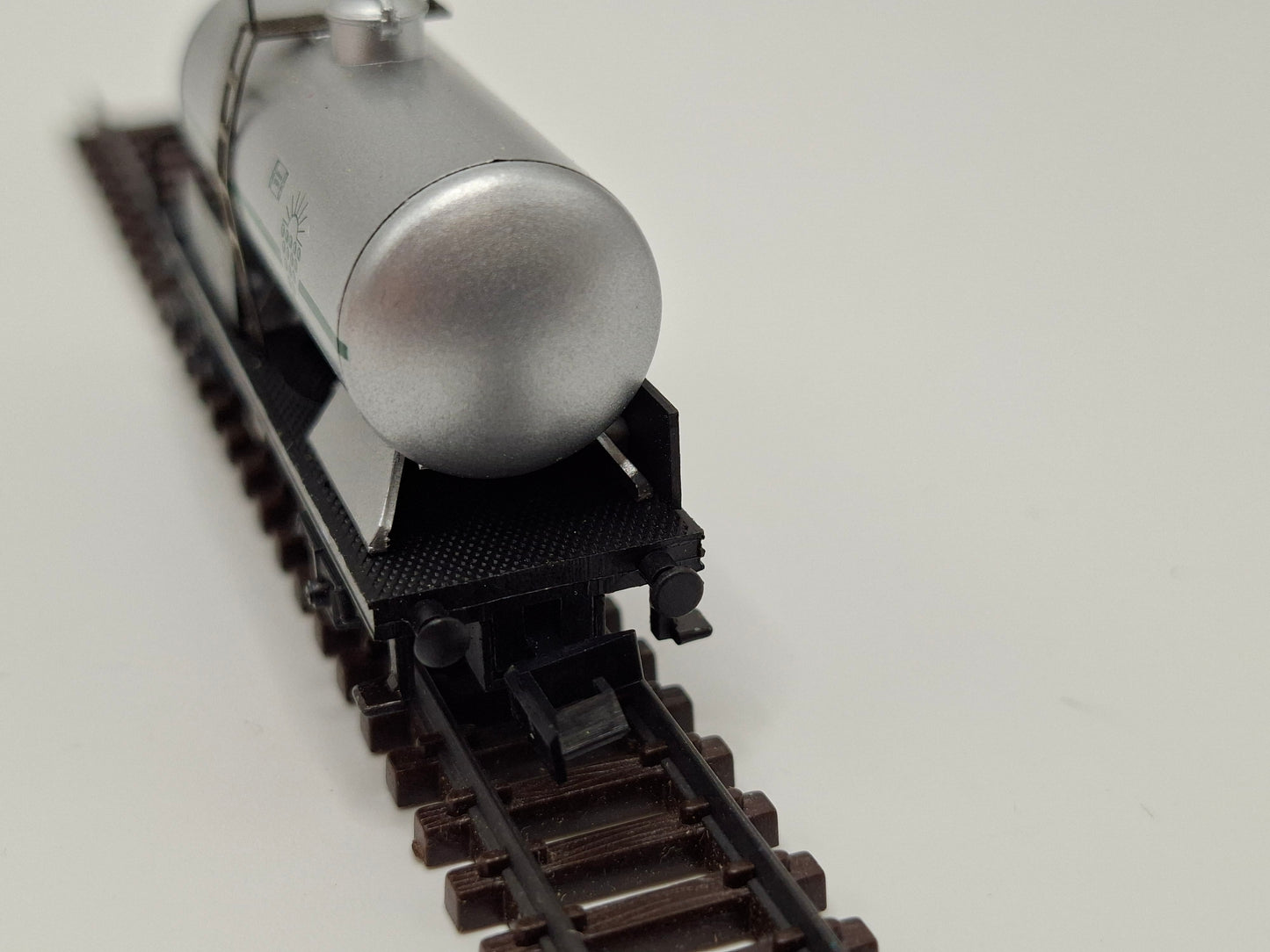 Arnold 4327 SBB Kesselwagen `Scherer & Bühler` (Weinkesselwagen) OVP (PMG14)