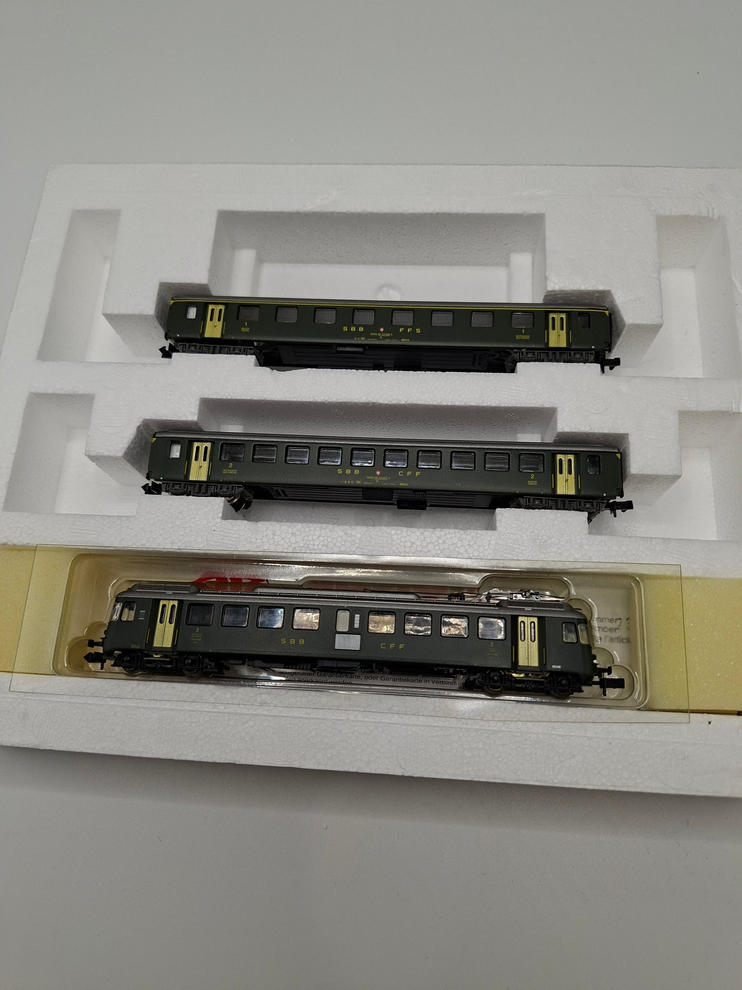 Arnold 2381, 3323 und 24 Elektrotriebwagen, 1. Kl und 2. Kl. Wagen EW I (GWP5)
