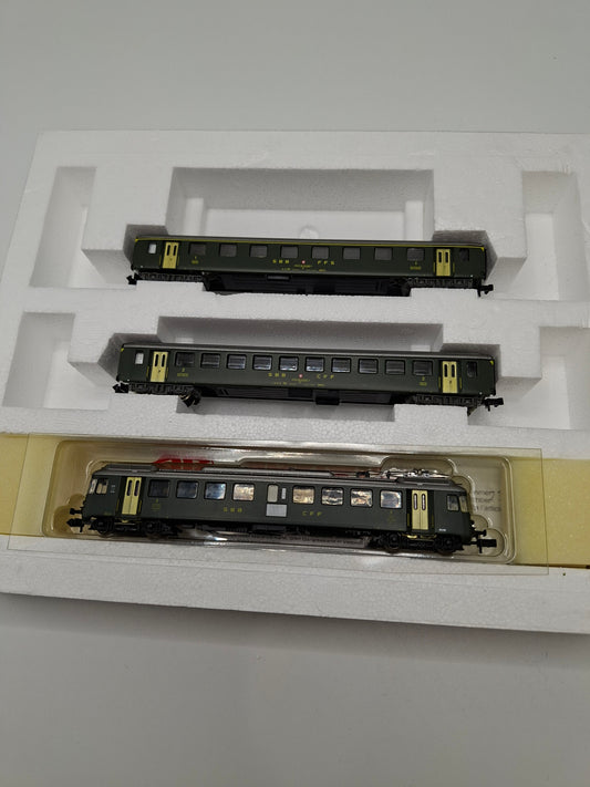 Arnold 2381, 3323 und 24 Elektrotriebwagen, 1. Kl und 2. Kl. Wagen EW I (GWP5)