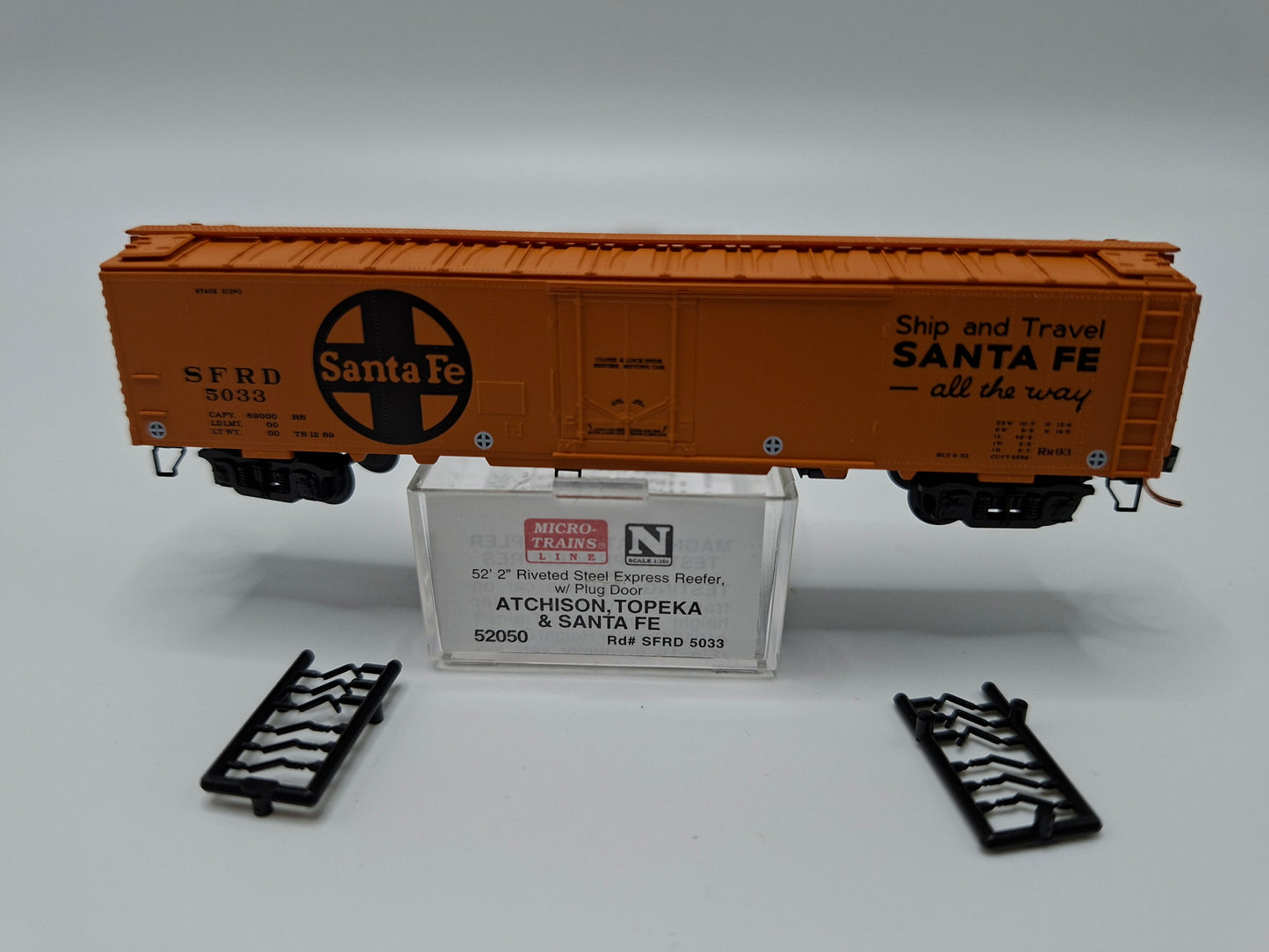 Micro Trains 52050 ATSF Kühlwagen Stahl 52 Fuss OVP (E US2)
