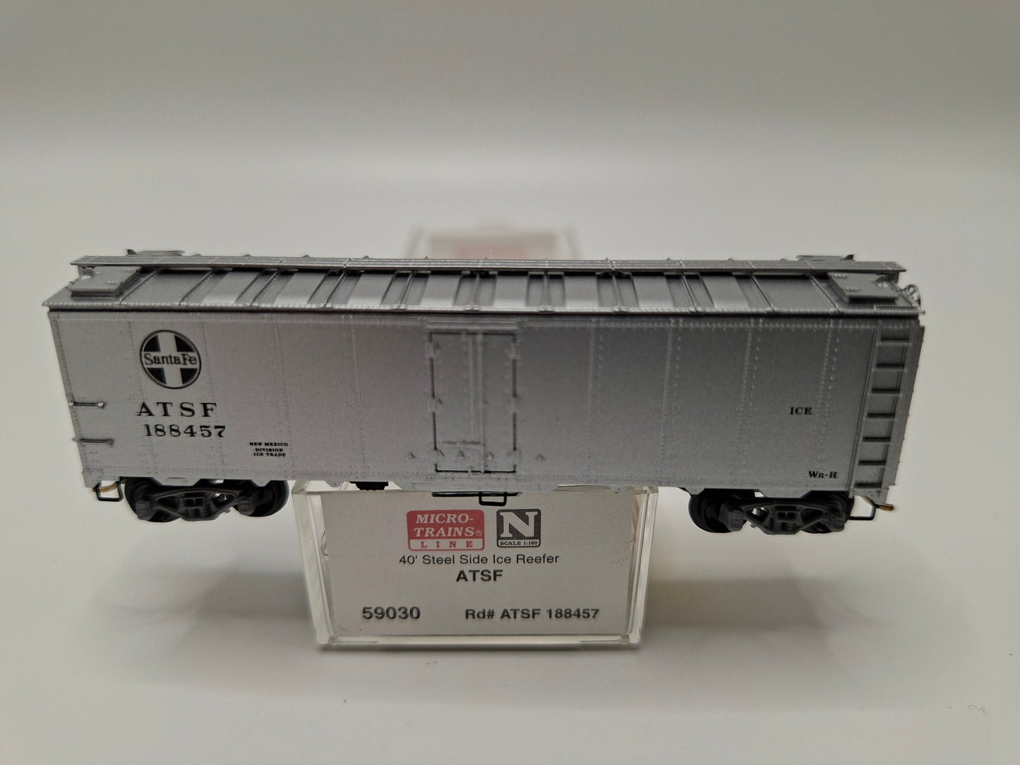 Micro Trains 59030 ATSF Kühlwagen Stahl 40 Fuss OVP (E US3)