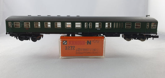 Arnold 3272 DB Voiture de contrôle d'entrée centrale 3ème classe avec feu arrière dans son emballage d'origine (DP383) 