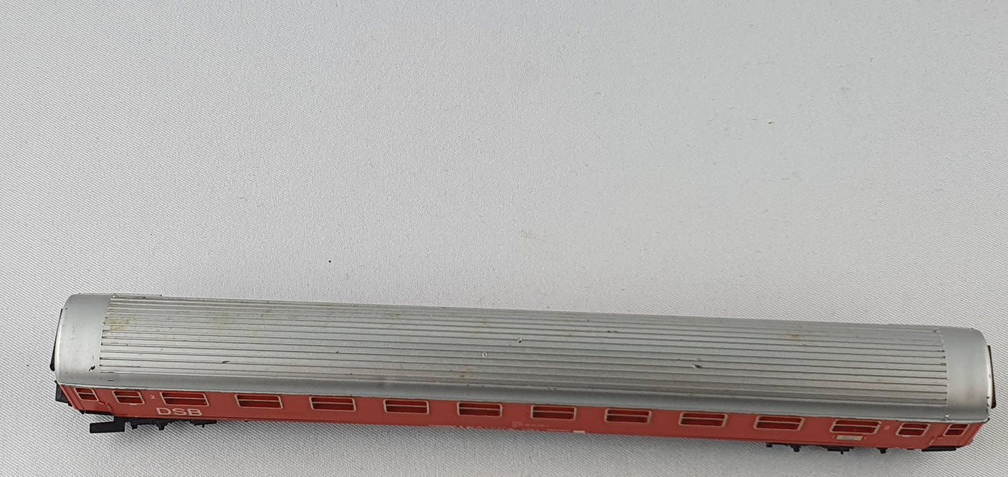 Minitrix 51 3140 00 DSB Personenwagen 2. Kl. (DP436)
