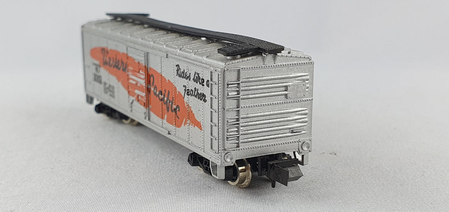 Model Power  WP Box Car (DG588)