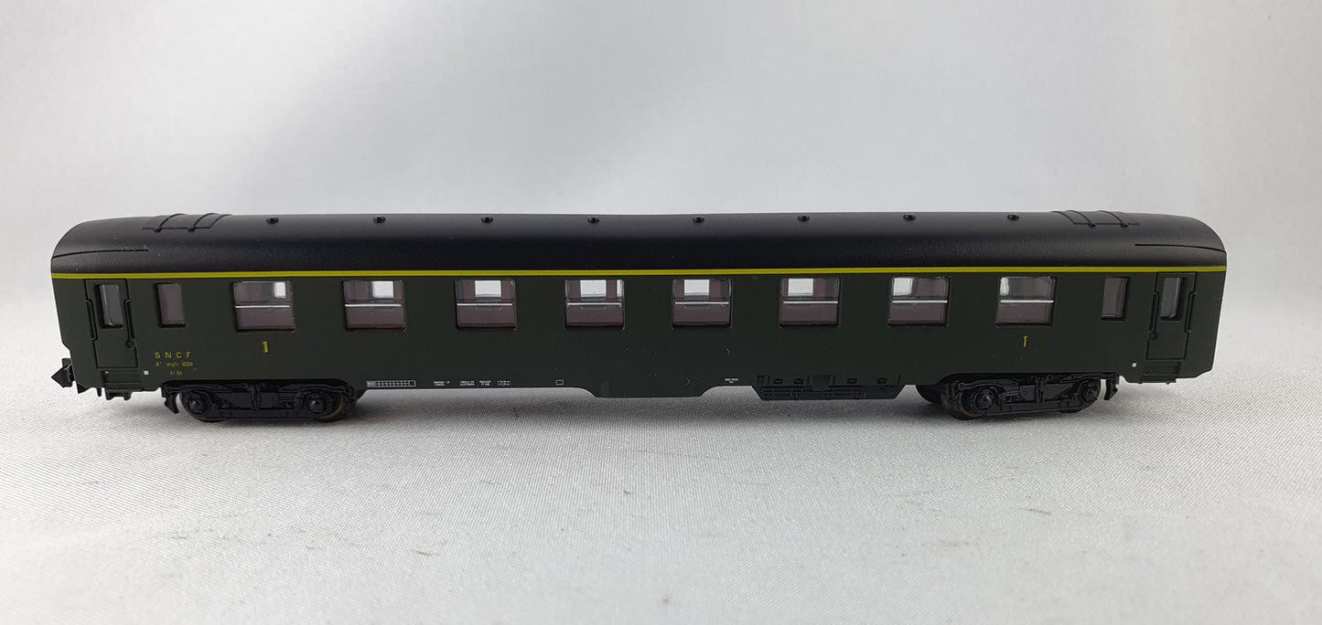 Lima 320328 SNCF Schnellzugwagen 1. Kl. dunkelgrün (DP563)