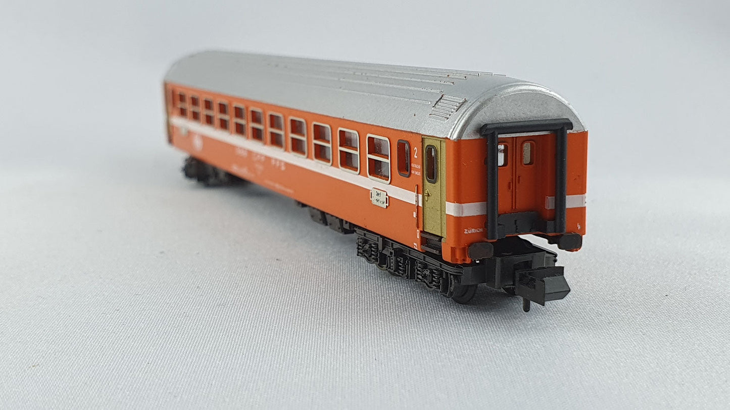 Minitrix 51 3070 00 SBB Schnellzugwagen 2. Kl. orange (DP449)