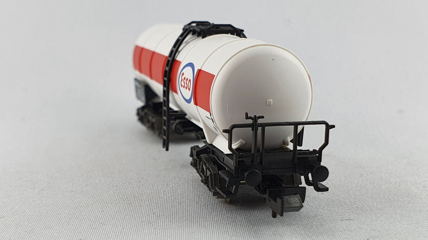 Fleischmann 8480 DB Kesselwagen 4-achsig mit Bremserbühne "ESSO" OVP (DG251)