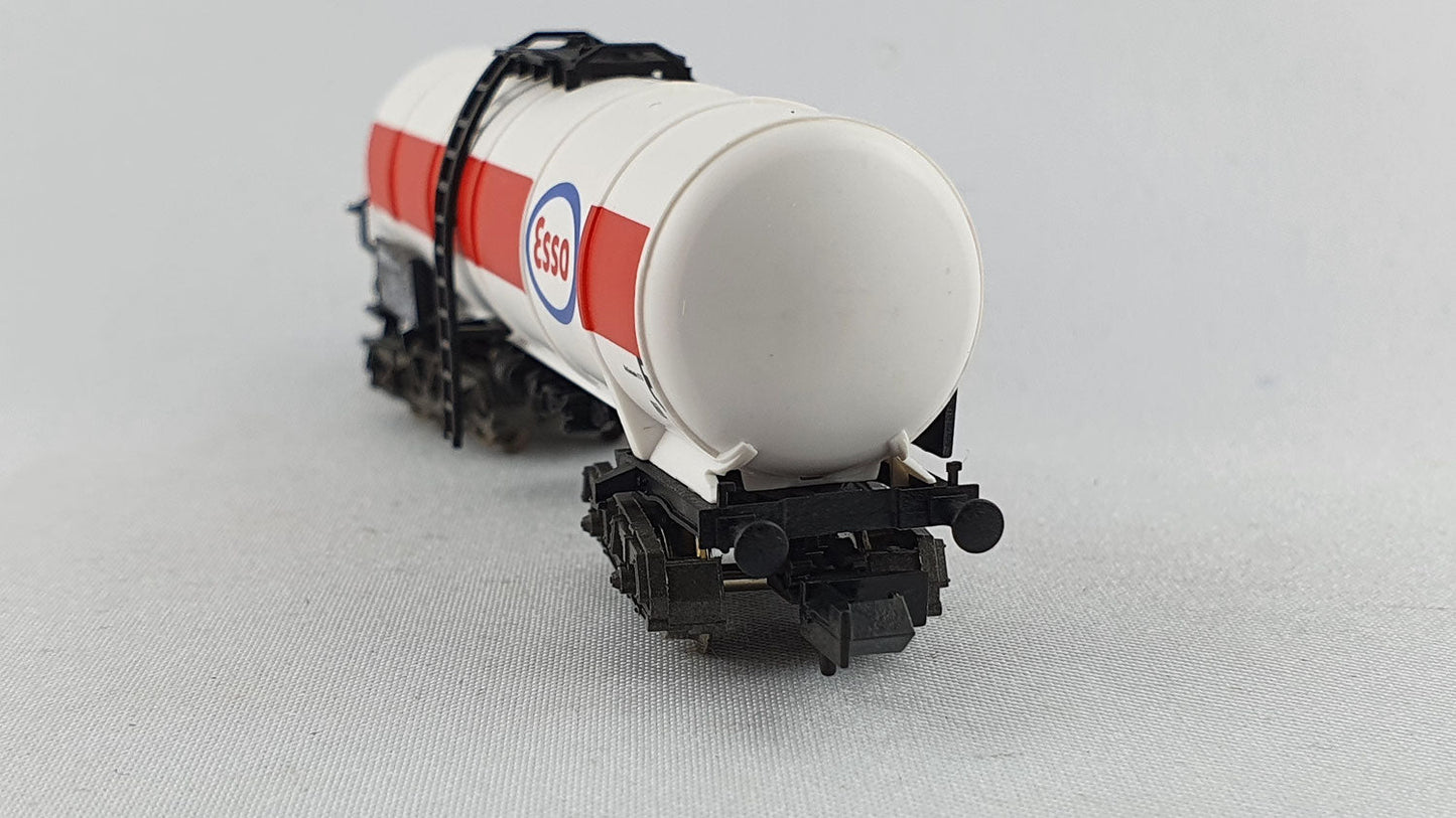 Fleischmann 8480 DB Kesselwagen 4-achsig mit Bremserbühne "ESSO" OVP (DG251)