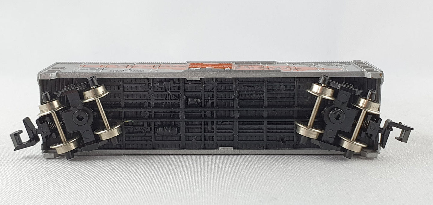 Model Power  WP Box Car (DG588)