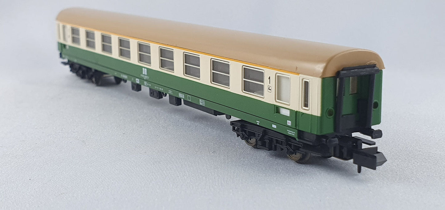 Arnold 3204 DR Schnellzugwagen 1. Kl. grün/beige OVP (DP324)