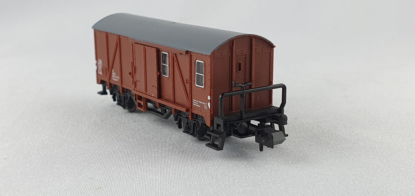 Minitrix 13500 DB Güterzugs-Begleitwagen (DG433)