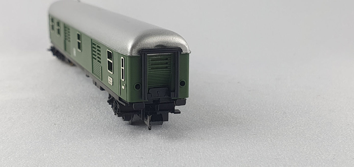 Minitrix 13010 DB Gepäckwagen grün (DP439)