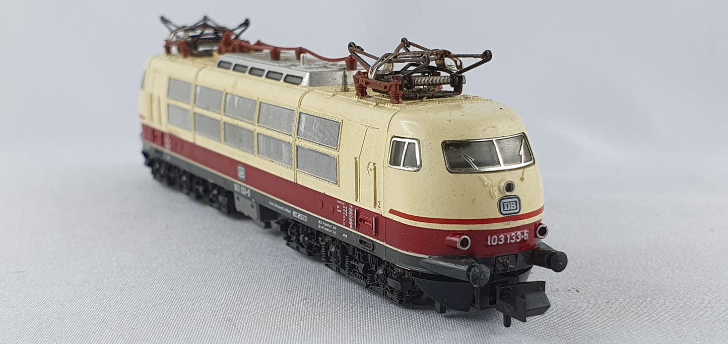 Minitrix 51 2057 00 DB BR 103 6-achsig rot / beige E-Lok OVP (DL157)