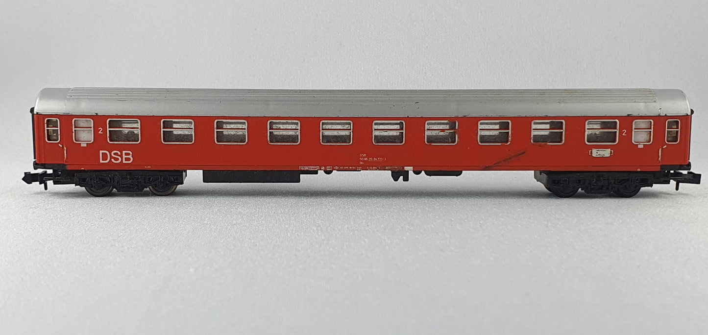 Minitrix 51 3140 00 DSB Personenwagen 2. Kl. (DP436)