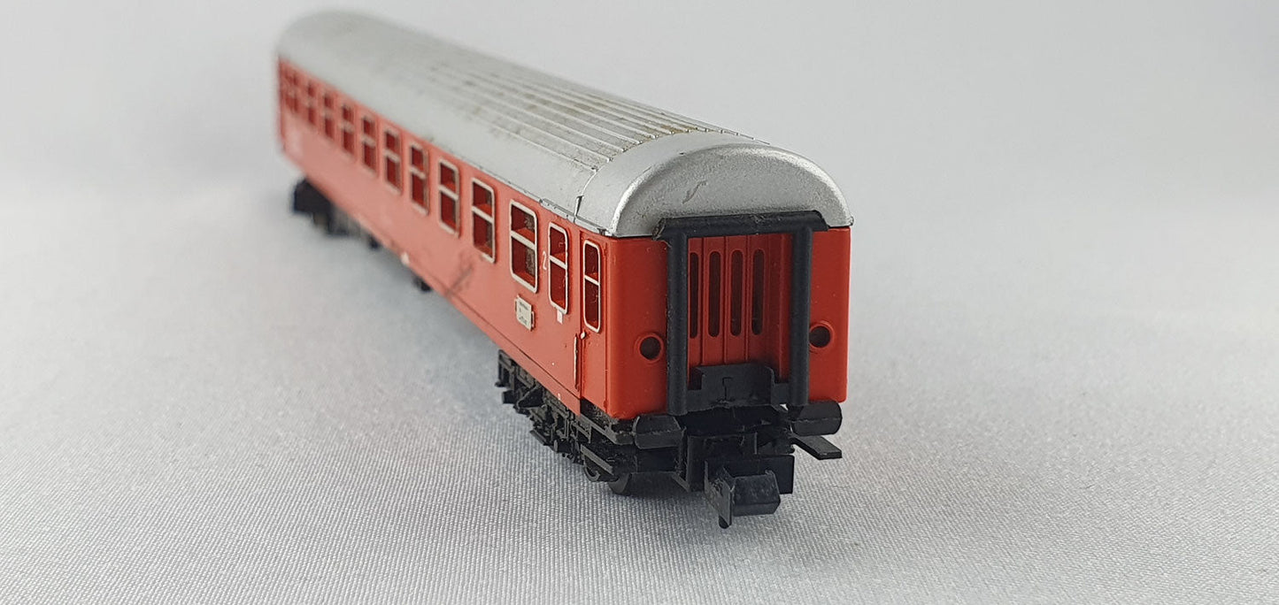 Minitrix 51 3140 00 DSB Personenwagen 2. Kl. (DP436)