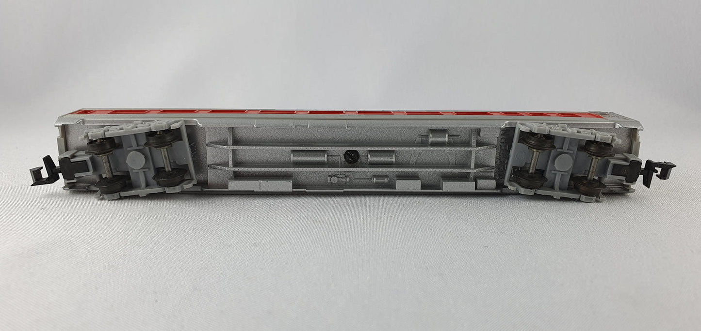 Minitrix 51 3032 00 SF Passenger Car (DP474)