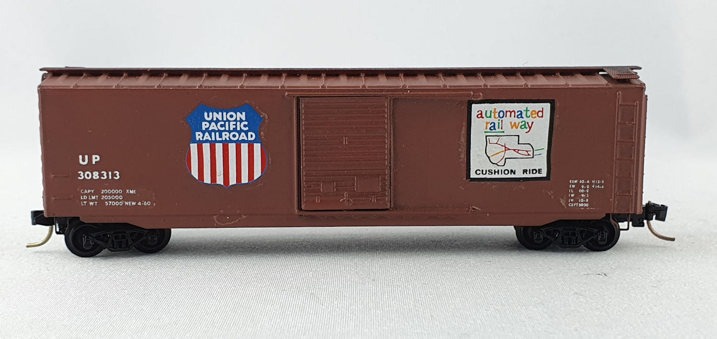 Micro Trains UP  Box Car 50foot (DG542)