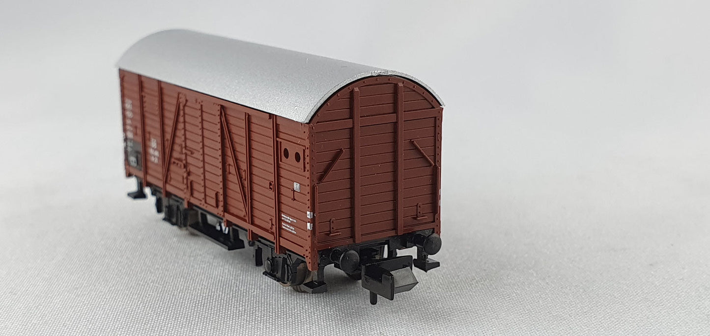 Minitrix 13946 DB ged. Güterwagen OVP (DG358)