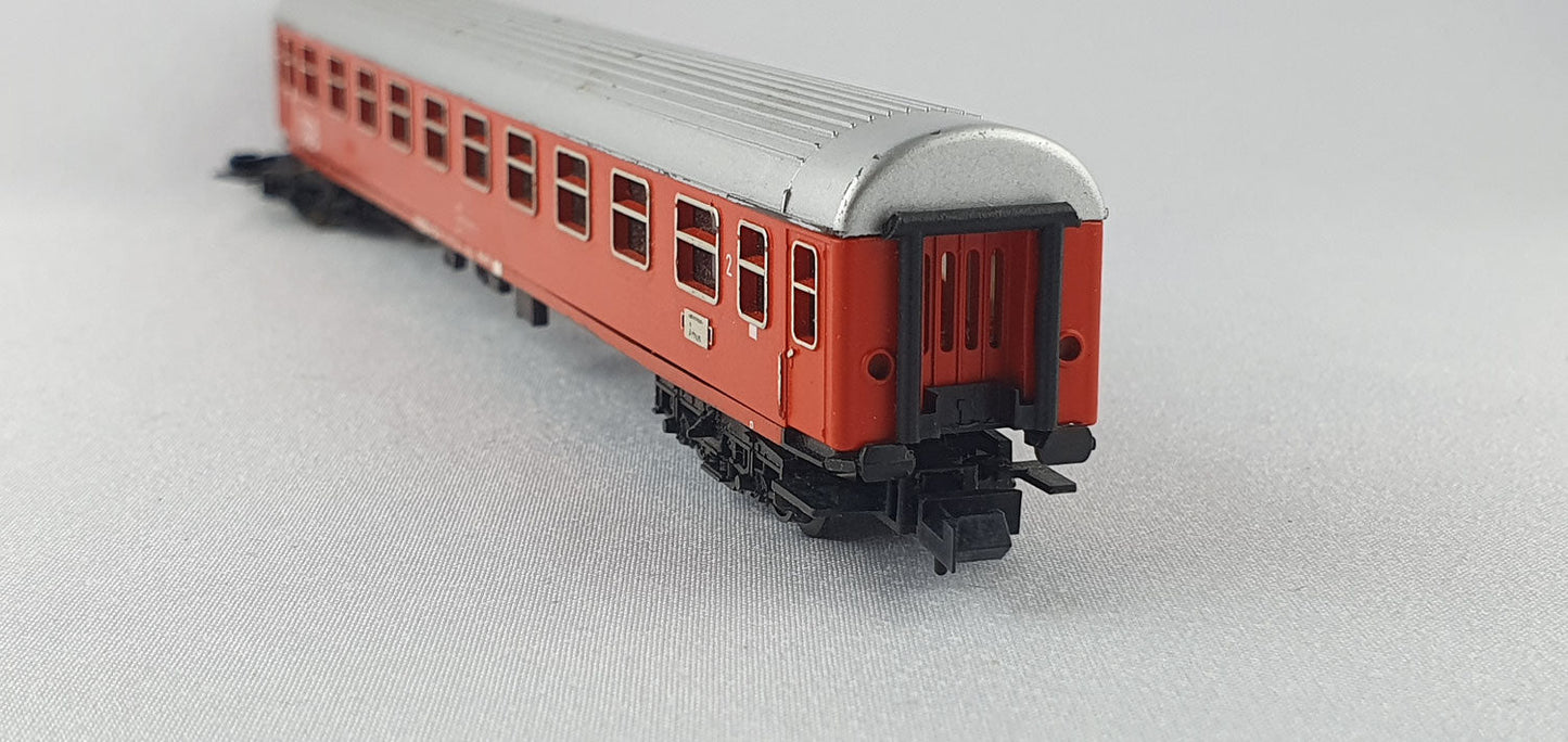 Minitrix 51 3140 00 DSB Personenwagen 2. Kl. (DP436)