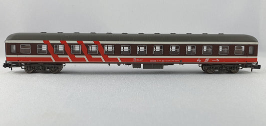 Roco 24316 ÖBB Liegewagen 2. Kl. Begleitwagen rollende Landstrasse (DP392)