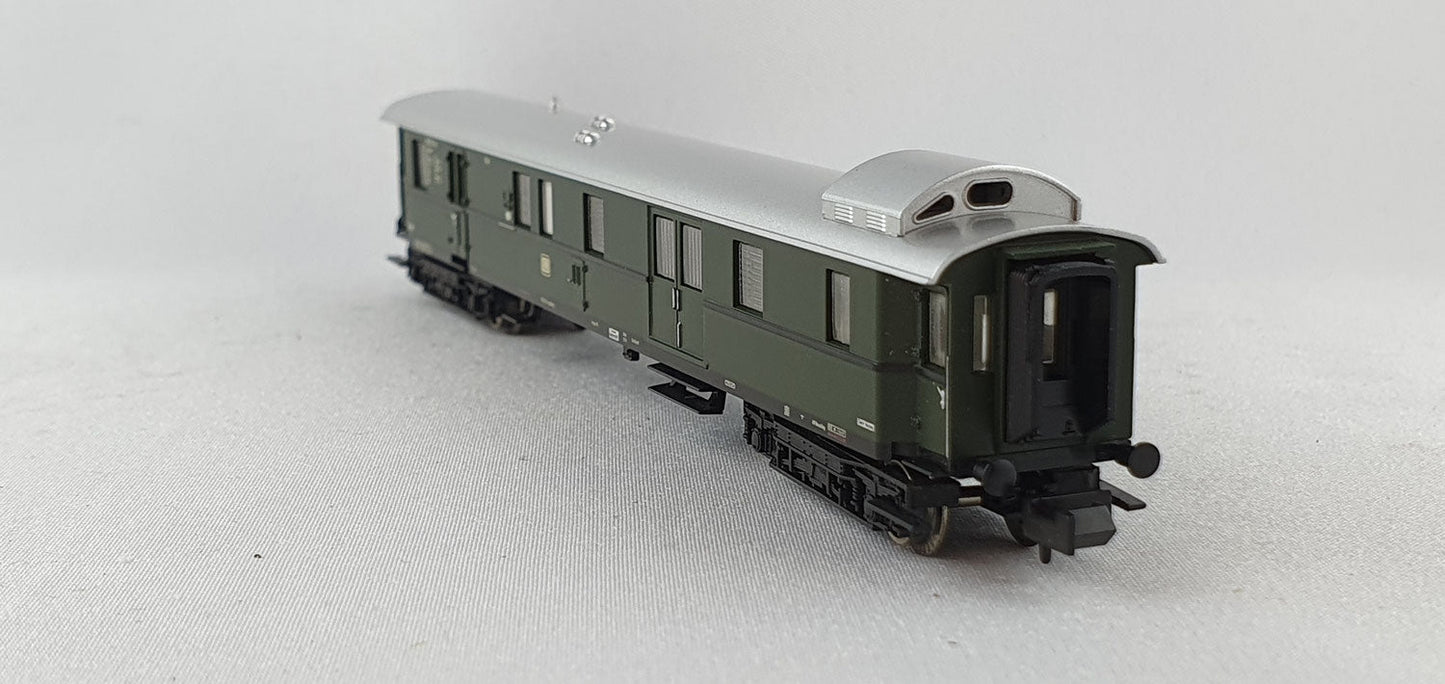 Minitrix 13308 DB Gepäckwagen (DP241)