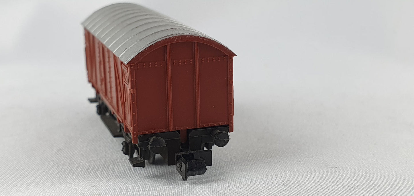 Arnold 0422 ged. Güterwagen (DG399)