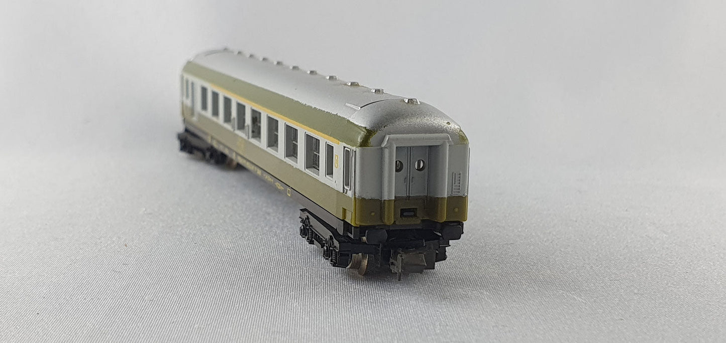 Lima 322 SNCF Abteilwagen 1. Kl. grau / weiss (DP455)