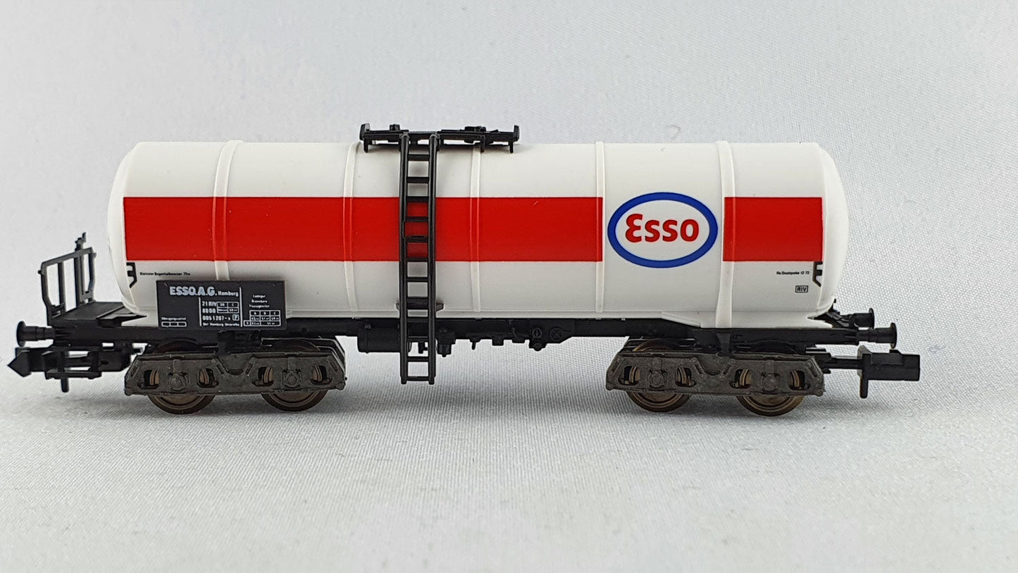Fleischmann 8480 DB Kesselwagen 4-achsig mit Bremserbühne "ESSO" OVP (DG251)
