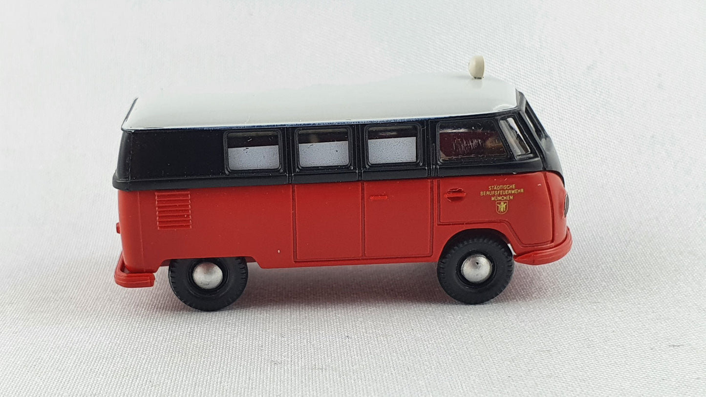 Brekina 172 VW T1 "Krankenwagen Berufsfeuerwehr München" OVP (Bre172)